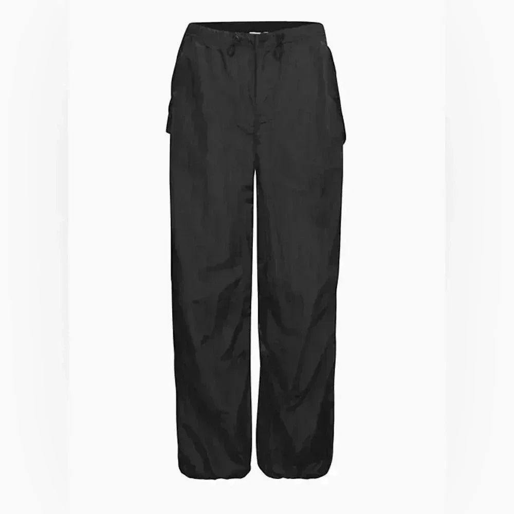 ARITZIA TNA Aviator Parachute pants size M